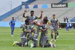 ¡SE RESISTEN A CAER! Manta FC sueña con quedarse en la categoría y en el Jocay mandaron con autoridad para alejarse del abismo