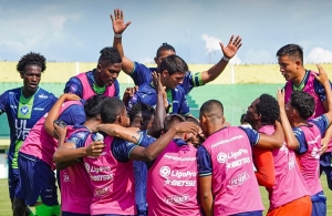 Búhos ULVR tiene una noche feliz cortesía de su goleador nato