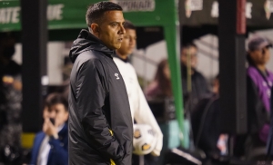 ¡Hinchas de Aucas insultan a Farías enloquecidos por el 4x1 ante LDU!