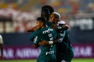 Cada vez más cerca de sellar el boleto a octavos (RESUMEN)