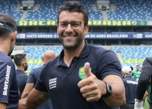 ¡Dirigió a grandes de Brasil y llegó a Guayaquil como “candidato” para DT de Emelec! (VIDEO)