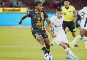 ¡Electrizante empate con goles y rojas que lo festeja la U! (RESUMEN)