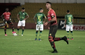 ¡Una genialidad de tres puntos para el Expreso! (RESUMEN)