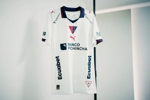 Liga regresó a su esencia y estrena indumentaria conmemorativa con tributo a sus orígenes universitarios