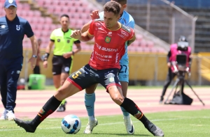 Deportivo Cuenca ya tiene en casa a su volante querido