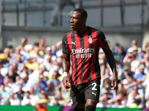 ¡UNA JUGADA DE MAGIA! Pervis Estupiñán se involucró en el gol del AC Milán, mostrando su clase en otro amistoso