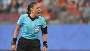 Arbitro Edina Alves