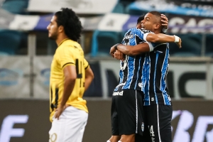 Otro de los candidatos que se mantiene en la copa (RESUMEN)