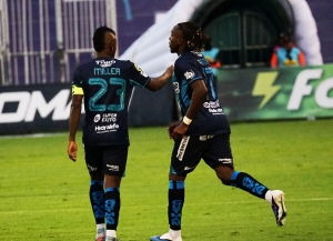 Con show aparte de Miller Bolaños, Guayaquil City le remontó a Técnico Universitario en el Bellavista