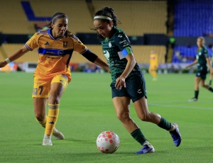 ¡LE PIDEN FOTOS Y SE LO MERECE! Doménica Rodríguez guía al Santos Laguna a un triunfazo