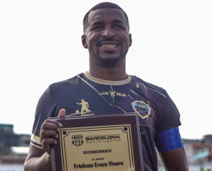 Reconocimiento del Ídolo para Frickson Erazo (FOTO)