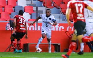 Primer traspié en casa para el Expreso Amazónico y sus Gallos Blancos (RESUMEN)