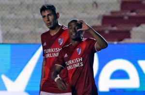 Napoleón y su gente dan un nuevo recital (RESUMEN)