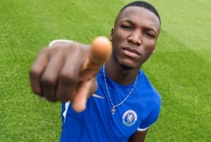 Moises Caicedo 5