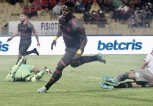 ¡Vernaza anotó su primer gol de 2022 y hace que D. Cuenca supere a Emelec en la Tabla! (RESUMEN)