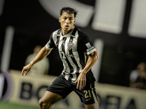 Atlético Mineiro queda contra las cuerdas junto a sus mosqueteros, luego de ceder terreno ante el Peixe
