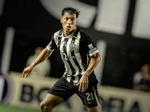 Atlético Mineiro queda contra las cuerdas junto a sus mosqueteros, luego de ceder terreno ante el Peixe