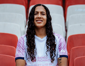 ¡Camisetazo! LDU se lleva a una de las mejores jugadoras de Barcelona tras pagar su ficha
