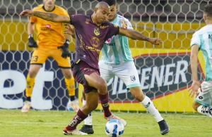 Mushuc Runa sale de la zona descenso ante uno de los de arriba