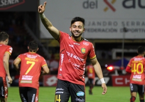 Deportivo Cuenca tuvo a un tridente ofensivo 100% letal