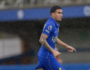 Sin espacio con el Chacho Coudet, Kendry Páez entrena marginado y a la espera de marcharse de River