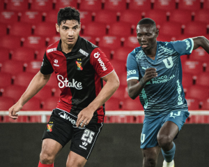 Kevin Minda y el Melgar le ganaron el duelo de ecuatorianos al Cienciano de Carlos Garcés y Kevin Becerra