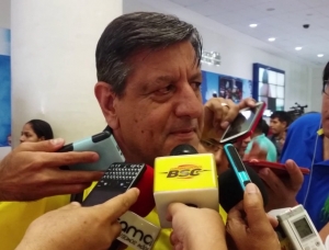 No te contestan el teléfono pero sí dan ruedas de prensa (ENTREVISTA)