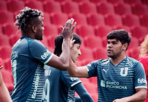 El paragua está intratable en la U: Rodney Redes la mete otra vez y Liga iguala frente a Aucas