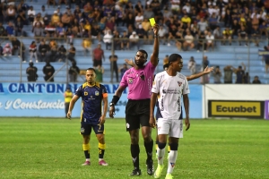 ¡Capitán del Delfín del Pato Urrutia HACE GRAVE DENUNCIA sobre lo que pasó con el árbitro contra LDU!