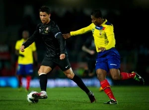 Cristiano Ronaldo y Antonio Valencia