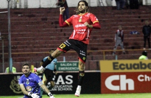 ¡QUÉ PALAZO! FIFA condena al Deportivo Cuenca a pagarle UN MONTÓN DE PLATA a Pablo Magnín