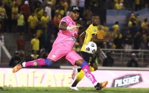 ¡No le pagan la deuda pero quiere echarle una mano al Ídolo! (ENTREVISTA)