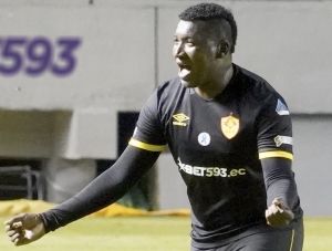 ¡Farías se fue y Aucas terminó su mala racha con victoria en el Sur!