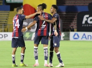 Deportivo Quito desató el carnaval en el Atahualpa con goleada, arrasó en la cancha y duerme como segundo