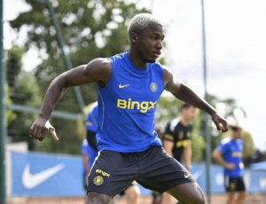 Valió la pena bajarse de La Tri: reportan que Moisés Caicedo ya se ha integrado a los entrenamientos del Chelsea