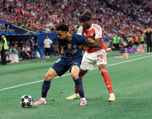 Arsenal y PSG reclamaron penales en la gran final de la Champions League