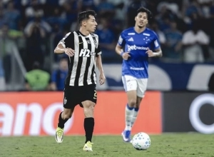 Alan Franco, Alan Minda y Angelo Preciado celebran con Atlético MG y Keny Arroyo llora con Cruzeiro en Copa do Brasil