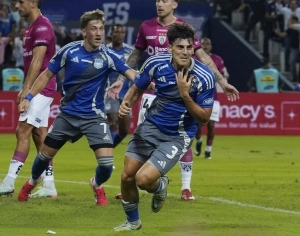 Emelec delira con un triunfo que ni el más azul de los azules imaginó ante IDV
