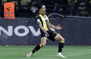 Kike Saverio se despachó con un golazo en el ascenso español