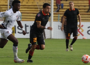 Deportivo Cuenca tiene en casa a un Pollo con juguete incluido