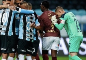 ¡Gabbarini reconoce su error en el gol que le marcó Gremio a LDU! (VIDEO)