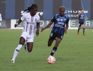 ¡LDU termina invicto contra IDV en 2025 y extiende su ventaja sobre Barcelona de Guayaquil!