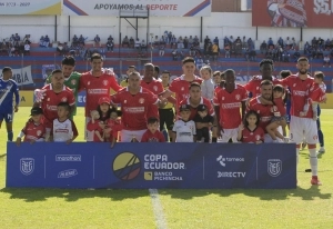 Daquilema obra el milagro y Emelec el ridículo: Eliminación en Copa Ecuador con polémica para el Bombillo