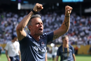 Luis Enrique celebra el 4-0 al Real Madrid y se queja del calor