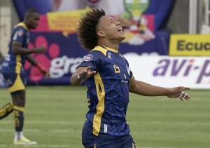 ¡Erick Mendoza APARECIÓ EN MODO GOLEADOR para enterrar al Colero y sacar a Delfín de Zona Roja!