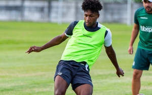 Mushuc Runa resistió con uno menos y noquea a Candidato con un Golazo