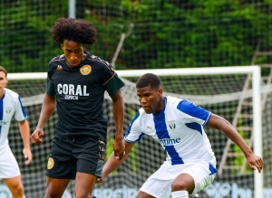 Daniel de la Cruz suma sus primeros minutos oficiales en el estelar debut de Nacional de Madeira