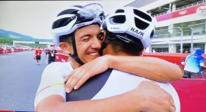 Labor impecable del gregario tricolor (VIDEO)