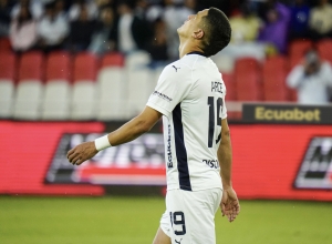 ¡VITAMINA SE VUELVE LOCO! Liga podría tener HASTA SEIS BAJAS para el debut 2025