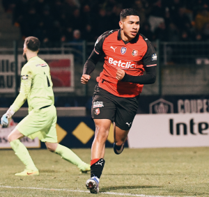 Elías Lhegendre avanza en su adaptación: Jugó algunos minutos, pero el Stade Rennais se queda sin victoria